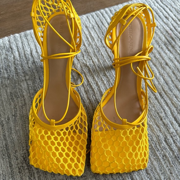 Bottega Veneta Stretch Lace-Up Sandal - Picture 2 of 7